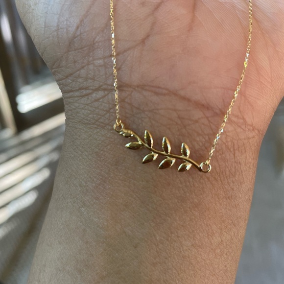 14k Italian solid gold olive tree branch necklace - Picture 6 of 11